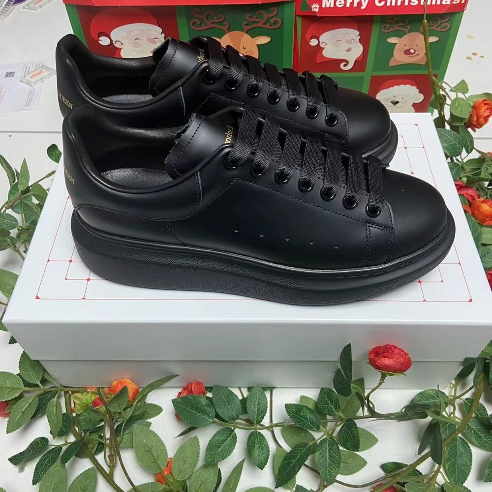 Men's McQueen black sneakers